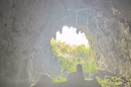 Tour thám hiểm hang Sơn Đoòng kín chỗ tới năm 2027