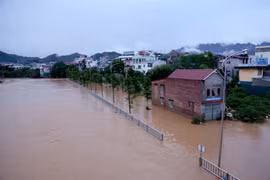 Bộ Xây dựng yêu cầu ứng phó lũ lụt trên sông Thao