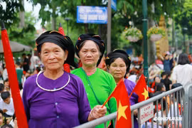 Trước thềm Tết độc lập: “Không khí nóng từ nhà ra phố”