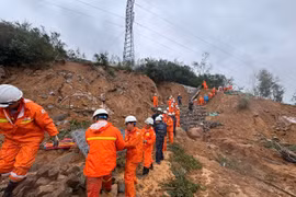 Đảm bảo vận hành an toàn, ổn định hệ thống truyền tải điện trước mưa lũ miền Trung, Tây Nguyên thời gian qua