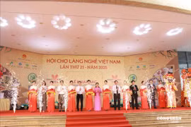 Tưng bừng Hội chợ Làng nghề Việt Nam lần thứ 21 năm 2025