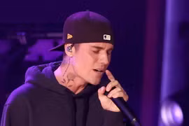Justin Bieber trở lại đầy ấn tượng với album âm nhạc ‘Swag’