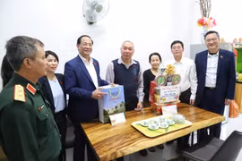Phó Chủ tịch Quốc hội Trần Quang Phương thăm, tặng quà, chúc Tết tại Đắk Lắk