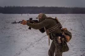 Vì sao giới trẻ Ukraine nói không với nhập ngũ?