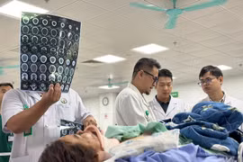 3 nạn nhân vụ lật xe khách ở Tam Đảo phải mổ cấp cứu