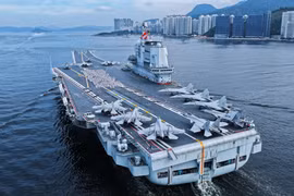 Trung Quốc lần đầu đưa tàu sân bay nội địa đến Hồng Kông