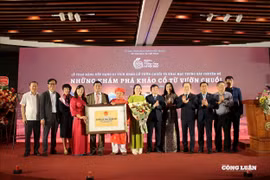 Khai mạc trưng bày chuyên đề 'Những khám phá khảo cổ từ Vườn Chuối'