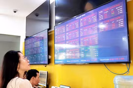 Bỏ quy định tổ chức tín dụng cổ phần phải hoạt động 2 năm mới được niêm yết cổ phiếu