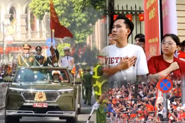 Người dân vượt ngàn cây số về Hà Nội, trực tiếp trải nghiệm không khí đại lễ