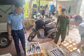 Thanh Hóa: Phát hiện cơ sở kinh doanh hơn 1 tấn thực phẩm bốc mùi