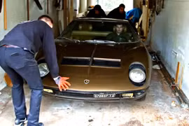 Người đàn ông giấu siêu xe Lamborghini Miura trong căn hộ suốt 40 năm