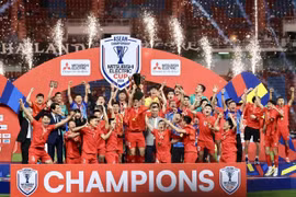Khi HLV Kim Sang Sik vượt HLV Park Hang Seo