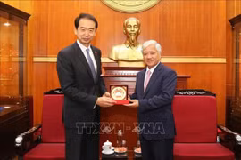 Chủ tịch Ủy ban Trung ương MTTQ Việt Nam Đỗ Văn Chiến tiếp Đại sứ Trung Quốc tại Việt Nam