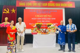 Hội Sân khấu Hà Nội kỷ niệm 15 năm Ngày Sân khấu Việt Nam