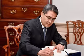 Ông Trump ân xá cho cựu Tổng thống Honduras