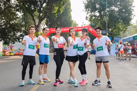 Sôi động Giải chạy 'Phụ nữ chạy hưởng ứng Vì môi trường không khói thuốc'