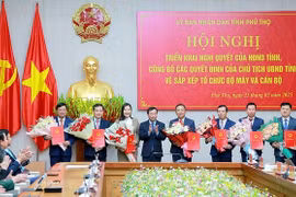 Phú Thọ: Công bố các quyết định về việc sắp xếp tổ chức bộ máy và cán bộ