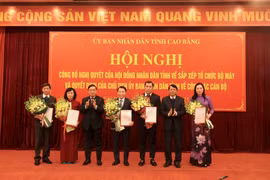 Cao Bằng: Công bố quyết định về sắp xếp tổ chức bộ máy và công tác cán bộ