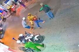 TP. HCM: Xác minh làm rõ vụ việc người đưa thẻ thanh tra xây dựng để xin CSGT thả người vi phạm