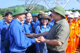 Đến ngày 19/8, dứt khoát phải hoàn thành đường dây 500 kV Lào Cai - Vĩnh Yên