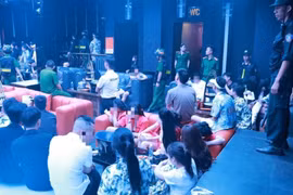 Đột kích vũ trường, quán bar, cảnh sát phát hiện cả trăm người dương tính với ma túy