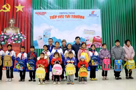 Báo Giáo dục và Thời đại mang Tết ấm áp đến học sinh vùng cao tỉnh Cao Bằng