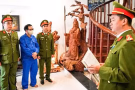 Nguyên Giám đốc Đại học Huế bị cáo buộc chiếm đoạt hơn 3 tỷ đồng
