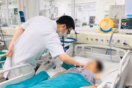 Tiêm khớp tại phòng khám tư, bệnh nhân nữ bị sốc nhiễm khuẩn nặng