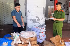 Ninh Bình: Từ kiểm tra xe tải, phát hiện kho hàng đông lạnh chứa 2,5 tấn các loại thịt trôi nổi