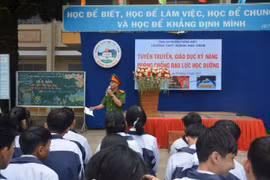 Gia Lai: Khi cán bộ Công an trở thành “tuyên truyền viên” đảm bảo an toàn học đường