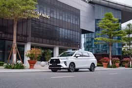 Nỗ lực kích cầu, loạt mẫu xe Toyota tiếp tục giảm giá