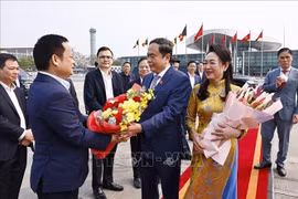 Chủ tịch Quốc hội Trần Thanh Mẫn và Phu nhân lên đường dự Đại hội đồng IPU-150, thăm chính thức Uzbekistan và Armenia