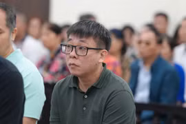 Xét xử vụ vận chuyển trái phép hàng trăm triệu USD qua biên giới
