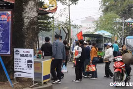Hơn 390.000 lượt khách đến với Lễ hội chùa Hương