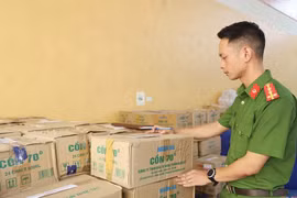 Triệt phá đường dây dùng cồn công nghiệp pha chế thành cồn y tế để tiêu thụ với quy mô lớn