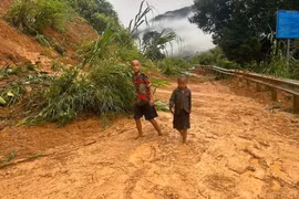Sơn La: Lũ quét trong đêm cuốn trôi 4 người, mới tìm thấy 1 nạn nhân