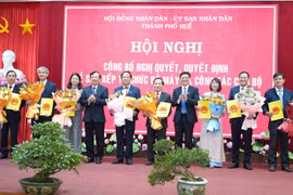 Huế: Hàng loạt Giám đốc và Phó Giám đốc các Sở được bổ nhiệm