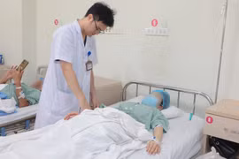 Chủ quan với đau bụng, người phụ nữ bị viêm phúc mạc, nguy cơ tử vong cao