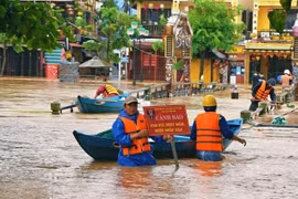Phó Thủ tướng chỉ đạo ứng phó khẩn cấp và khắc phục hậu quả mưa lũ lớn tại Trung Bộ