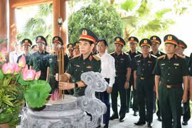 Đoàn công tác Quân ủy Trung ương, Bộ Quốc phòng tri ân tại Thái Nguyên