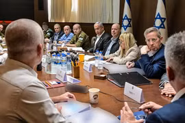 Israel mở rộng chiến dịch quân sự tại Gaza, chiếm giữ lãnh thổ và kiểm soát viện trợ