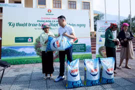 Phân bón Cà Mau: Cùng nhau san sẻ với đồng bào chịu thiệt hại bởi bão lũ