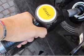 Chênh lệch giá dầu diesel tăng vọt sau khi Ấn Độ giảm mua dầu Nga