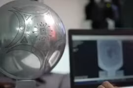 Phát hiện vật thể hình cầu bí ẩn nghi là UFO