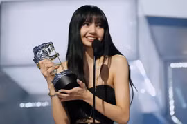 Lisa (Blackpink) ra mắt phim tài liệu đầu tay, tiếp tục khẳng định tầm ảnh hưởng toàn cầu