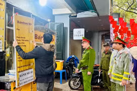 Hà Nội đồng loạt ra quân xử lý vi phạm vỉa hè, lòng đường
