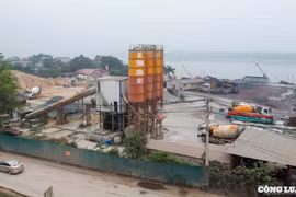Trạm trộn bê tông Sơn Tây không phép ngang nhiên hoạt động trước yêu cầu tháo dỡ