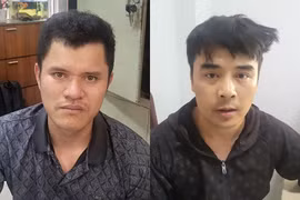 Hà Nội: Bắt giữ lái xe chở gấp đôi tải trọng, chống đối người thi hành công vụ