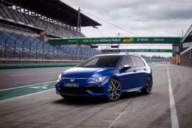VW Golf mở bán tại Việt Nam, giá dự kiến từ 798 triệu đồng