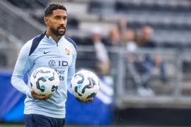 Mbappe bổ nhiệm Gael Clichy làm HLV trưởng SM Caen